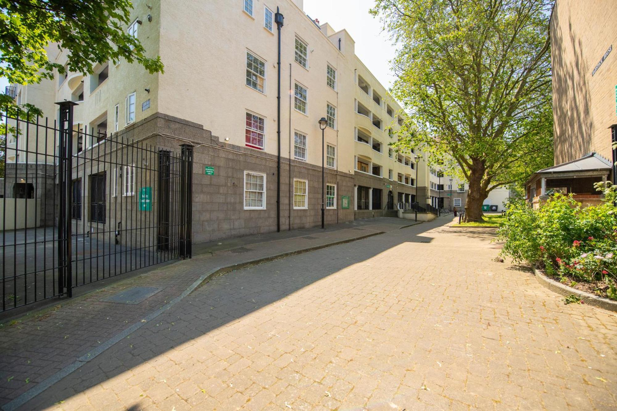 Stylish Kings Cross 2 Bedroom Flat * Londra