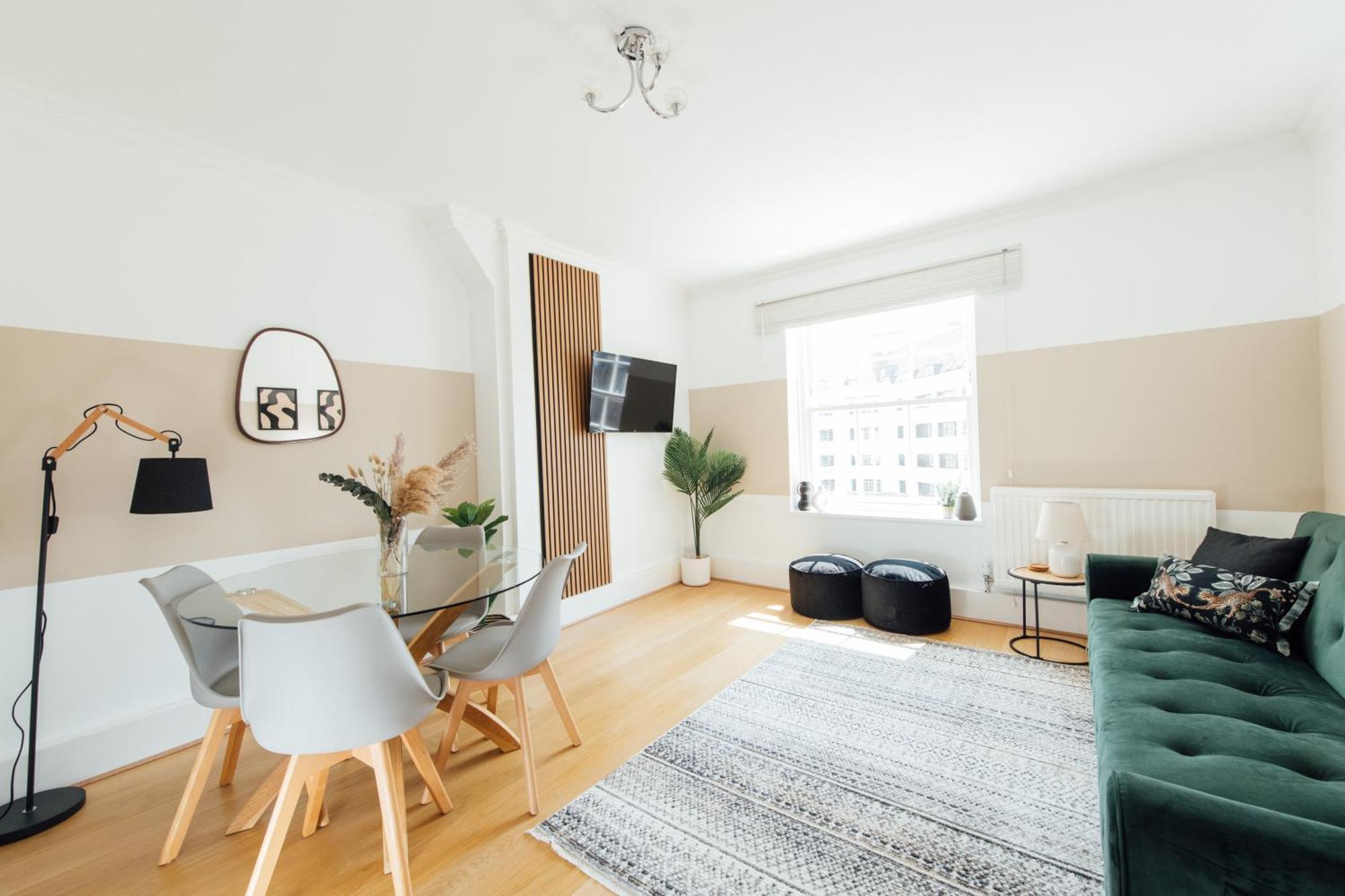 Stylish Kings Cross 2 Bedroom Flat * Londra